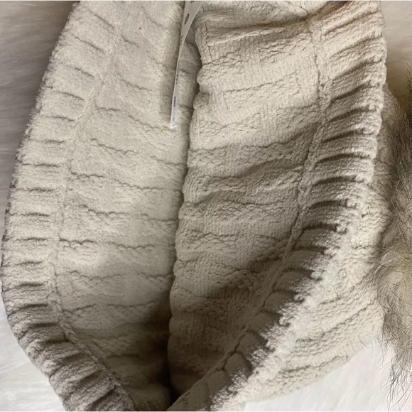 Lululemon - Picture 4 of 5